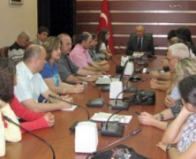 BİR İDEALİST ÖĞRETMEN BİR ŞEHRİN KADERİNİ NASIL DEĞİŞTİRDİ?